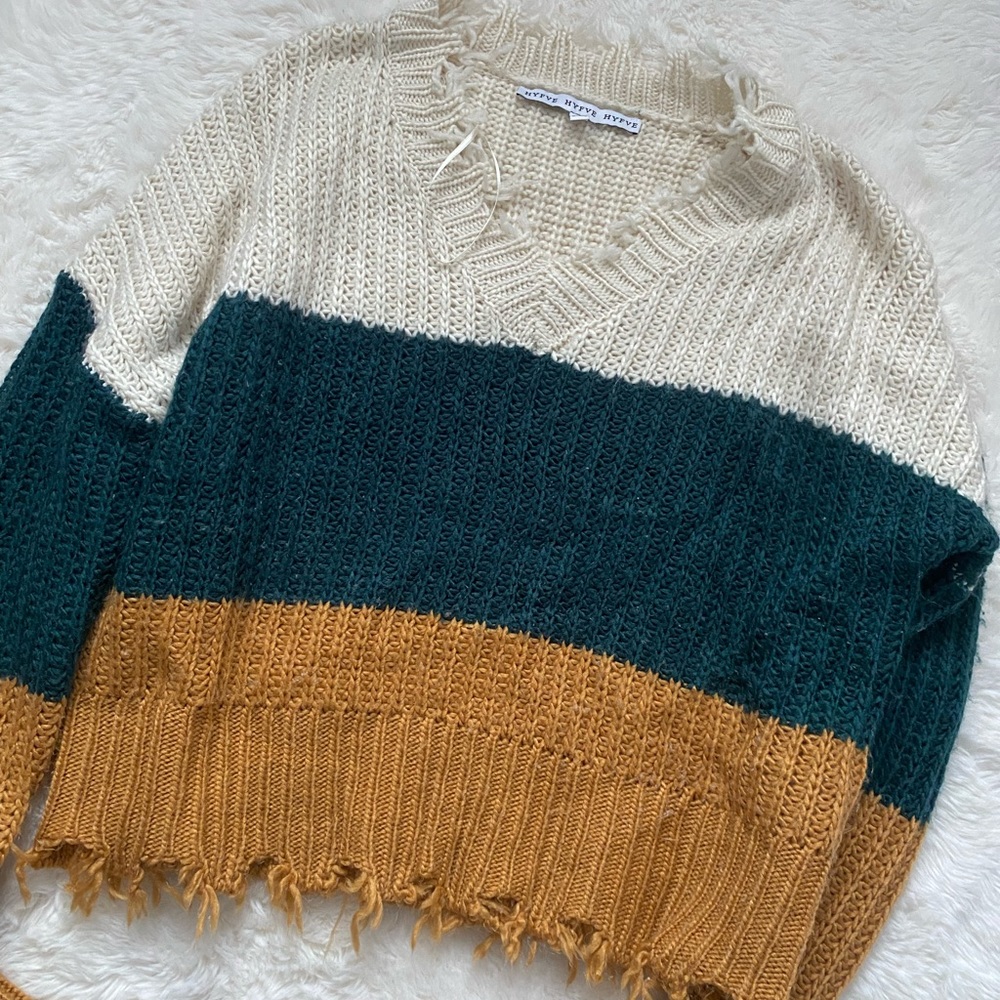colorblock distressed sweater v neck